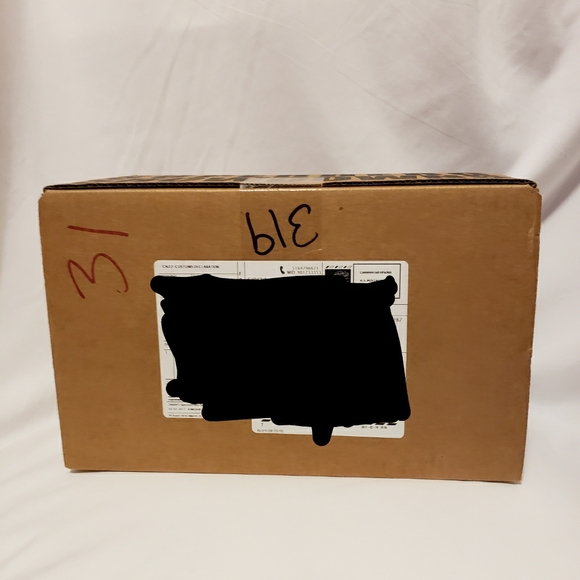 Marvel Collectors Box Unopened - Picture 9 of 9